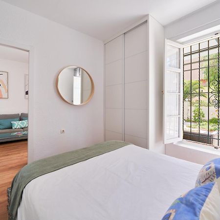 Villa Rosita Suites En Playa De La Malagueta Con Terraza Μάλαγα Εξωτερικό φωτογραφία